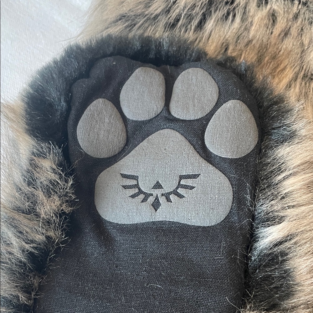 Authentic SpiritHoods Grey Wolf Black and Brown Faux Fur Hood - Picture 3 of 7